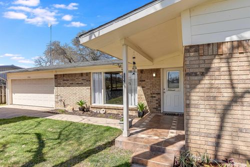 700 Golden Beach Dr, Buchanan Dam, TX, 78609-4291 | Card Image