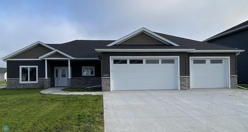 1579 Claire Dr S, Fargo, ND, 58104-7377 | Card Image