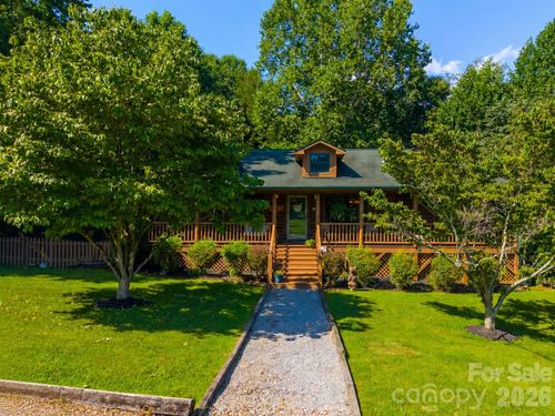 91 Tibi Ln, Waynesville, NC, 28785-9627 | Card Image