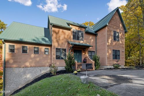 3715 Cinnamon Way, Sevierville, TN, 37862-2413 | Card Image