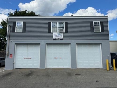 1 Cheever St, Danvers, MA, 01923-3732 | Card Image