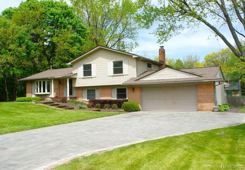 1616 Mark Hopkins Rd, Bloomfield Hills, MI, 48302-2647 | Card Image