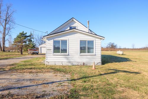 63575 North Ave, Ray, MI, 48096-2710 | Card Image