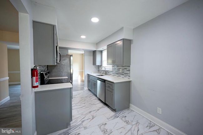 16 Franklin Dr, Townhouse with 4 bedrooms, 2 bathrooms and null parking in VOORHEES NJ | Image 9