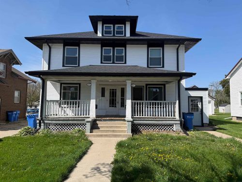 811 G Avenue, Grundy Center, IA, 50638 | Card Image