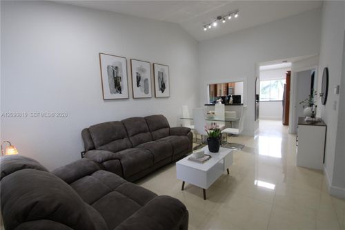 208-7015 Nw 173rd Dr, Hialeah, FL, 33015-4027 | Card Image