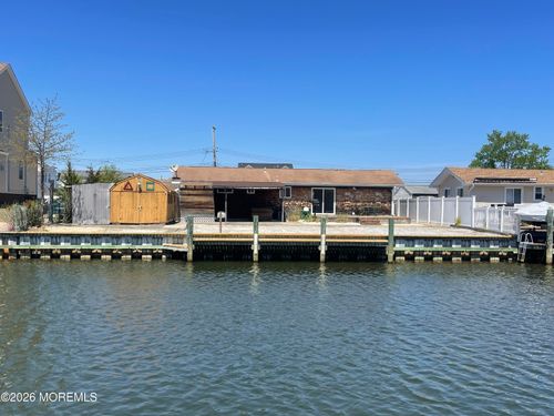 1813 Capstan Dr, Toms River, NJ, 08753-3125 | Card Image