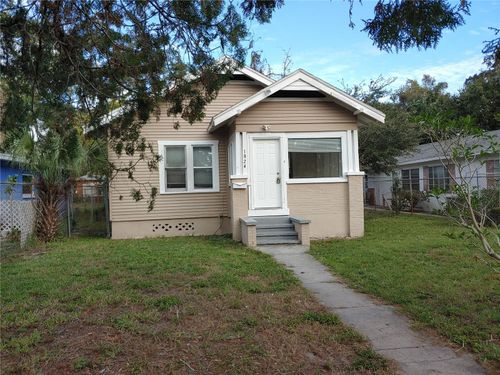 1924 30th St S, ST PETERSBURG, FL, 33712-2945 | Card Image