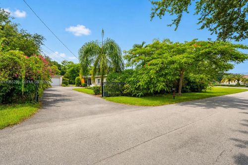 11624 Sw 93rd St, Miami, FL, 33176-1010 | Card Image