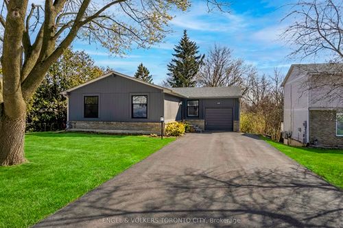 870 Boronia Cres, Newmarket, ON, L3Y5J9 | Card Image