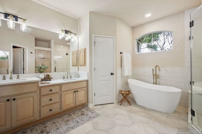 29743 No Le Hace Dr, House other with 4 bedrooms, 4 bathrooms and null parking in Fair Oaks Ranch TX | Image 28
