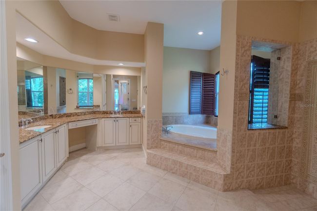 15101 Kestrelglen Way, House other with 4 bedrooms, 5 bathrooms and null parking in LITHIA FL | Image 50