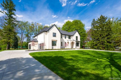 4546 Niagara Ln, Bloomfield Hills, MI, 48301-1461 | Card Image