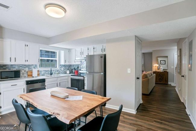 4523 Coopers Creek Cir Se, Townhouse with 2 bedrooms, 3 bathrooms and 2 parking in Smyrna GA | Image 6