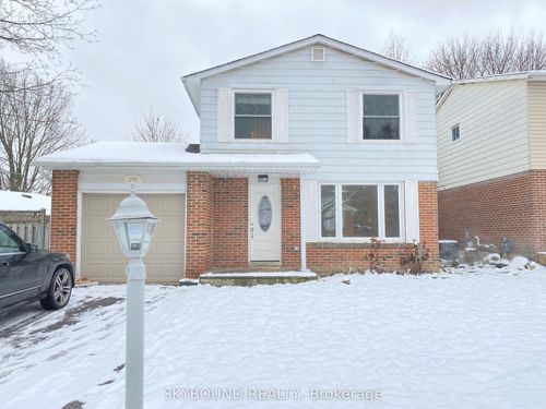 252 William Roe Boulevard N, Newmarket, ON, L3Y1B5 | Card Image