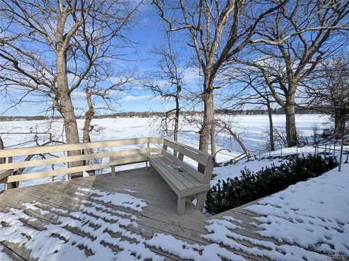 4028 Loon Lake Ct, Linden, MI, 48451-9456 | Card Image