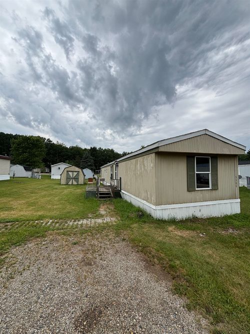 5388 Shawn St, Croswell, MI, 48422-9605 | Card Image