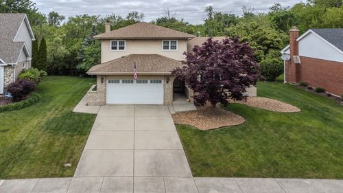 1212 Gloucester Rd, Woodridge, IL, 60517-7511 | Card Image