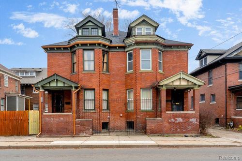 7950 E Lafayette St, Detroit, MI, 48214-2419 | Card Image