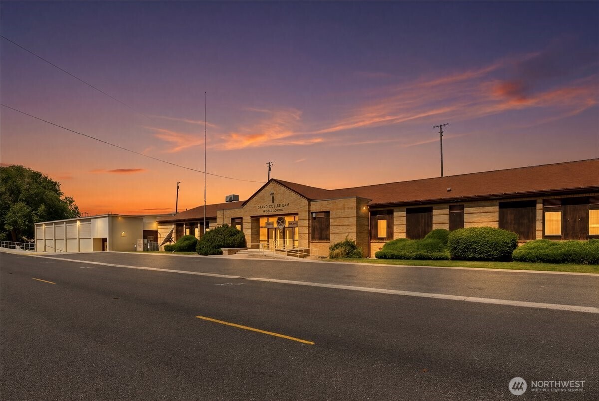 Commercial Sale in Grand Coulee