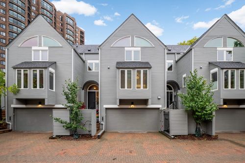 32 Greenway Gables, Minneapolis, MN, 55403-2146 | Card Image