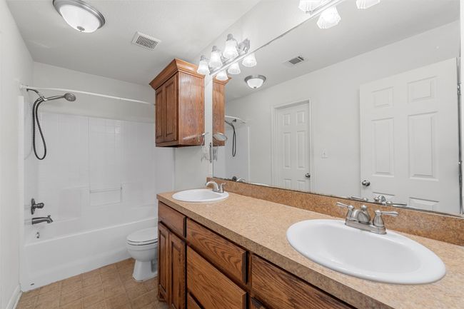 708 Sapphire Blvd, House other with 4 bedrooms, 2 bathrooms and null parking in Hewitt TX | Image 25