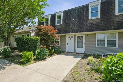 h63-1000 9th St, Greenport, NY, 11944-1700 | Card Image