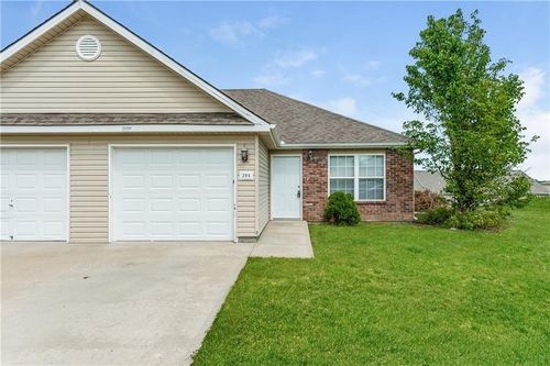 204 Palmer Ct, Pleasant Hill, MO, 64080-7802 | Card Image