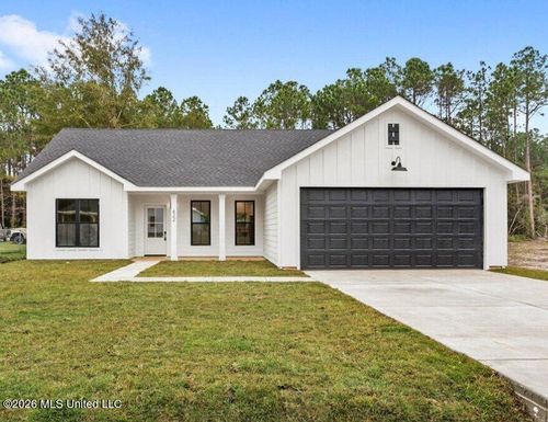 201-201 Tarpon St, Waveland, MS, 39576 | Card Image