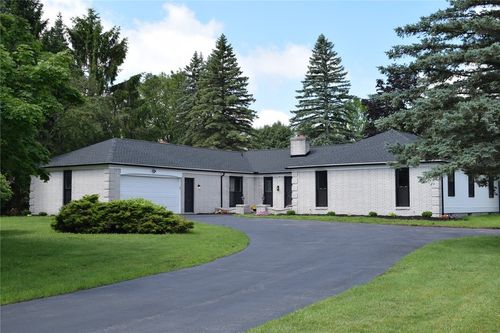 88 Stuyvesant Rd, Pittsford, NY, 14534-3233 | Card Image