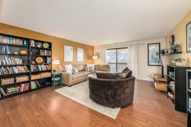 APT-405 - 714 Walnut Dr, Condo with 2 bedrooms, 2 bathrooms and 1 parking in Darien IL | Image 5