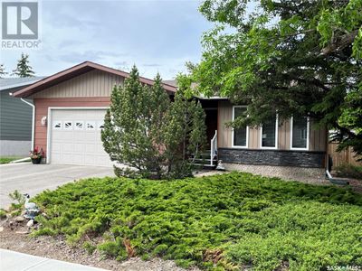 721 Jasper St, House other with 3 bedrooms, 3 bathrooms and null parking in Maple Creek SK | Image 1