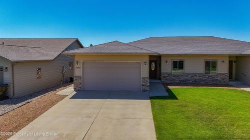 2483 Prairie Oak Dr, Dickinson, ND, 58601-6730 | Card Image