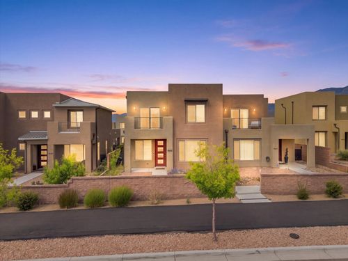 4642 Rail Runner Rd, Santa Fe, NM, 87507-0807 | Card Image