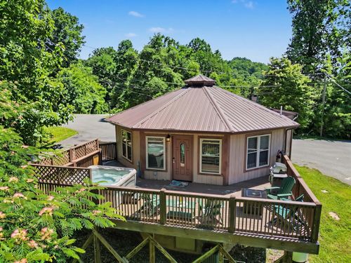 717 Valley View Ln, Gatlinburg, TN, 37738 | Card Image