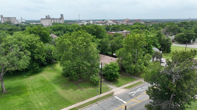 House lot is on and half of next lot. | Image 5