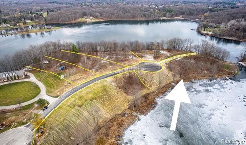 6 Lakeshore Dr, Goodrich, MI, 48438 | Card Image
