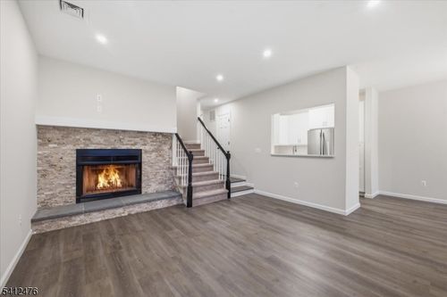 8 Encampment Dr, Bedminster, NJ, 07921-1835 | Card Image