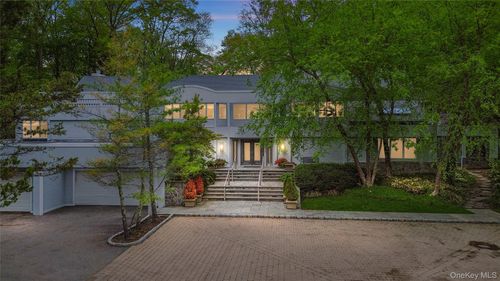 80 Valentines Ln, Glen Head, NY, 11545-2526 | Card Image