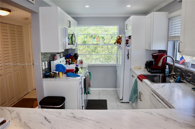 APT-301R - 3776 Inverrary Blvd, Condo with 2 bedrooms, 2 bathrooms and null parking in Lauderhill FL | Image 4