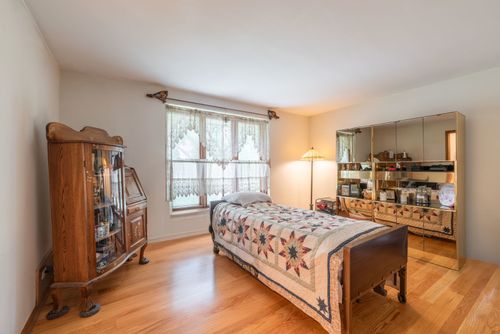 1090 Roselle Rd, Inverness, IL, 60067-7334 | Card Image