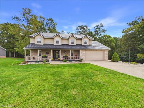 6 Amanda Ln, Parkersburg, WV, 26104-8450 | Card Image