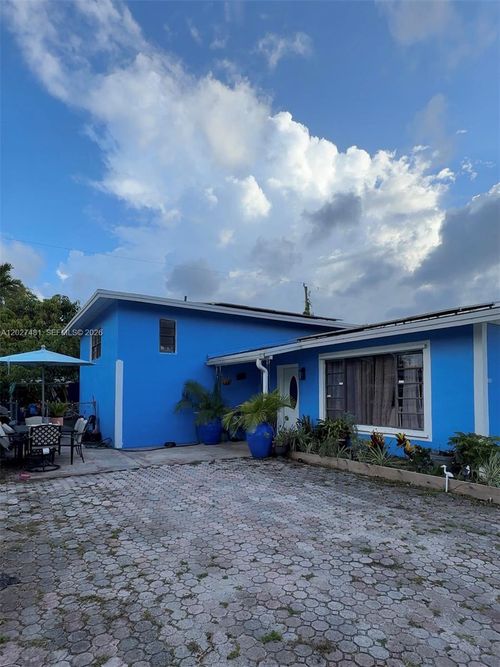 1300 Ne 203rd St, Miami, FL, 33179-5150 | Card Image