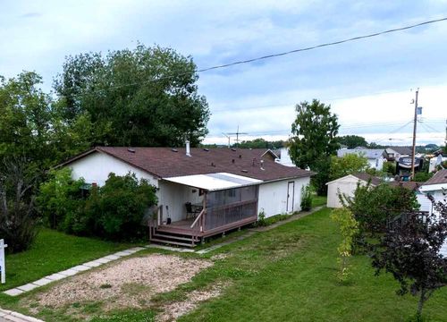 5212 52a Street, Eckville, AB, T0M0X0 | Card Image