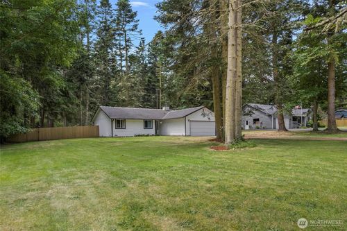 2253 Wellman Pl, Oak Harbor, WA, 98277-8540 | Card Image