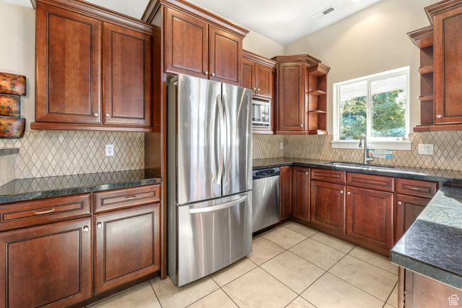 1003 E Quarry View Way, Townhouse with 4 bedrooms, 3 bathrooms and 6 parking in Sandy UT | Image 52