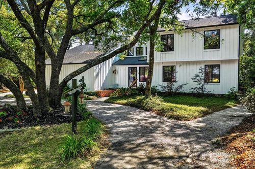 388 Linden Cir, Pawleys Island, SC, 29585-8041 | Card Image