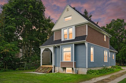 520 N Milwaukee St, Plymouth, WI, 53073-1132 | Card Image
