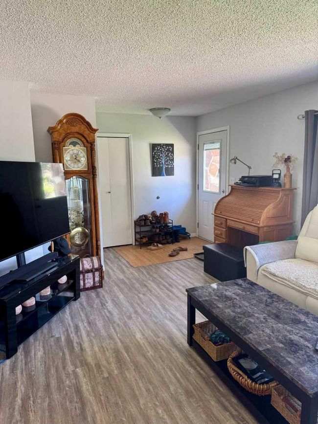 4809 45 Street, House other with 4 bedrooms, 2 bathrooms and 4 parking in Olds AB | Image 6