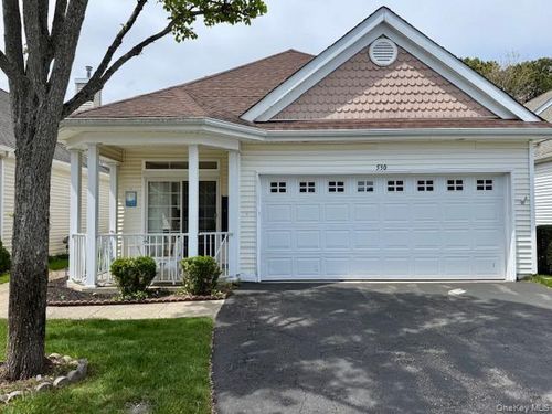 530 Leisure Dr, Ridge, NY, 11961-1647 | Card Image